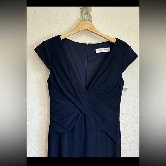 IEENA For Macduggal Front Slit Cap Sleeve Evening Gown Size: 2 - Picture 2 of 7